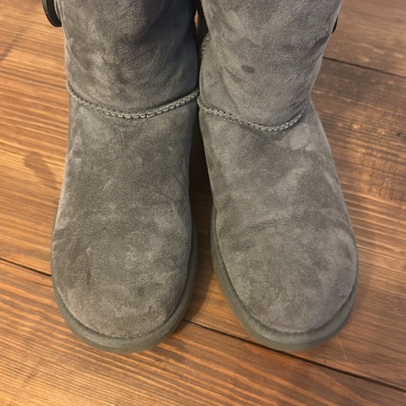 Ugg Bailey button triplet boot - Picture 3 of 7